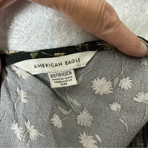 American Eagle Size XS Babydoll Blouse Top Black Floral Back Cut Out Viscose - Picture 9 of 11
